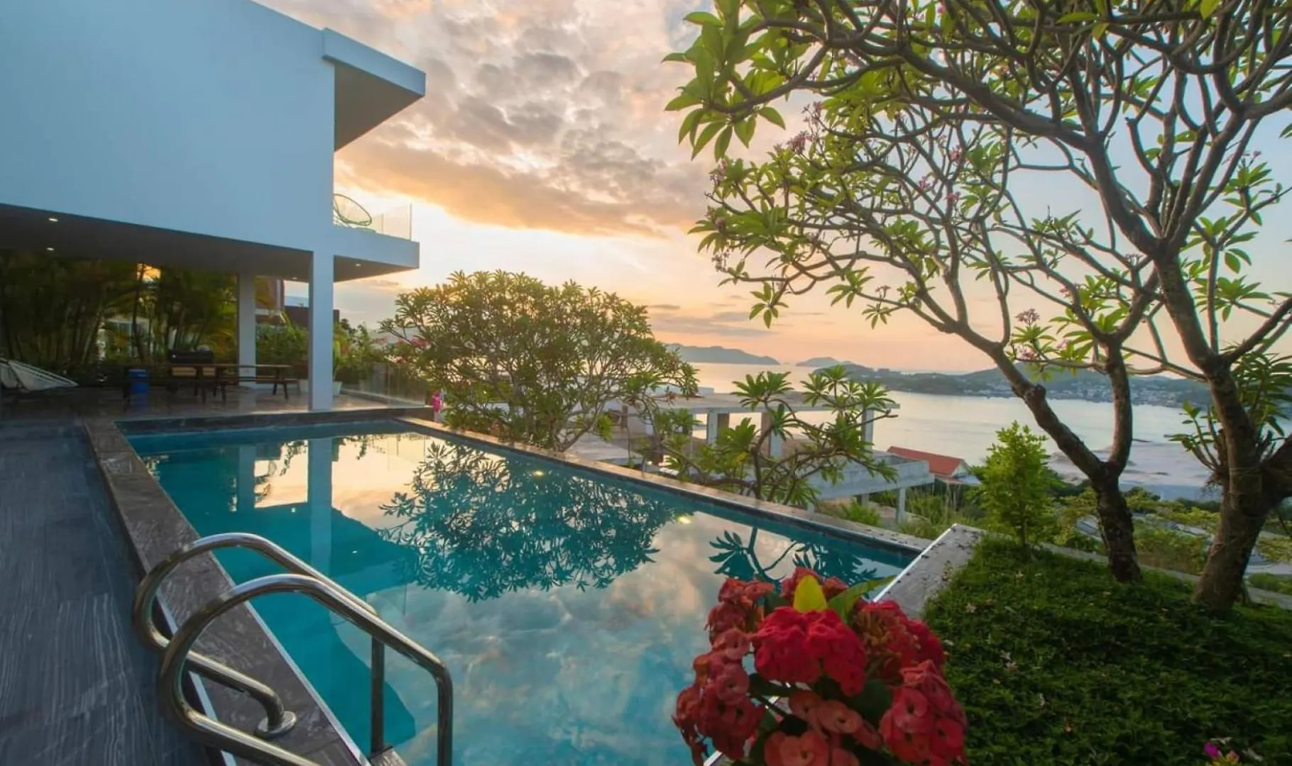 Nha Trang Oceanfront Luxury Villa Anh Nguyen 0*, נה טראנג