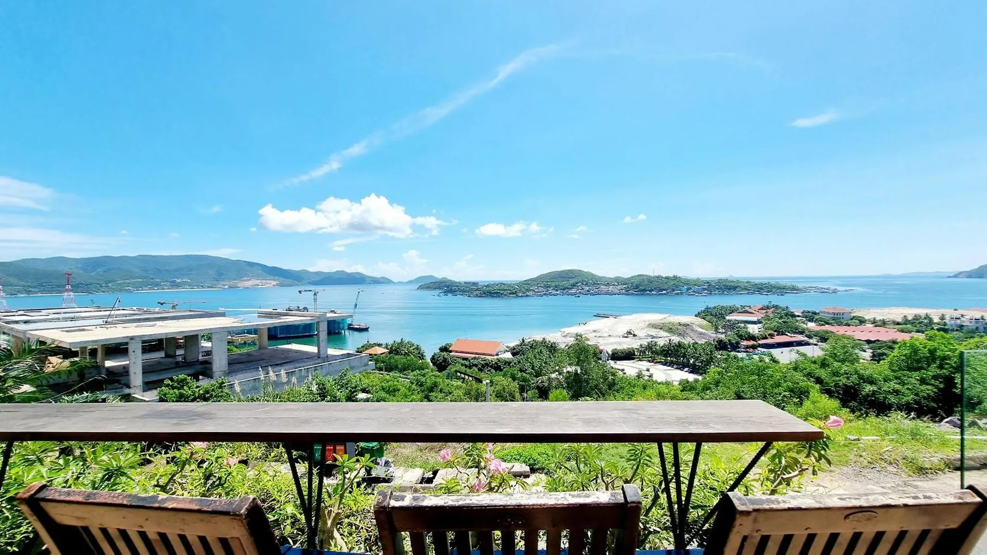Nha Trang Oceanfront Luxury Villa Anh Nguyen