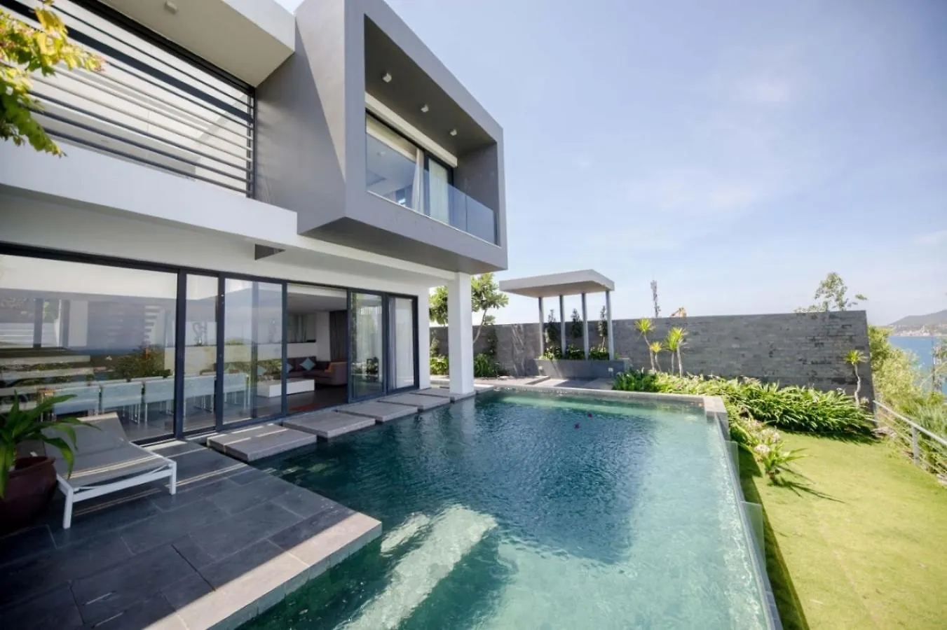 Nha Trang Oceanfront Luxury Villa Anh Nguyen 0*, נה טראנג