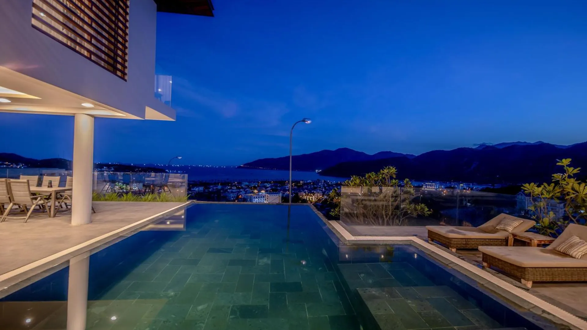 Nha Trang Oceanfront Luxury Villa Anh Nguyen